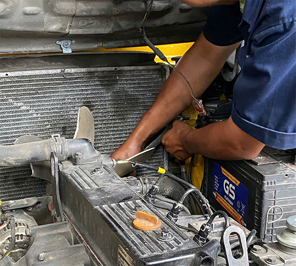 thợ sửa chữa xe nâng Hangcha