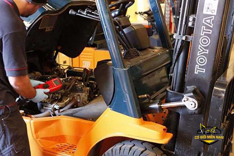 bao-duong-xe-nang-dien-he-thong-dien