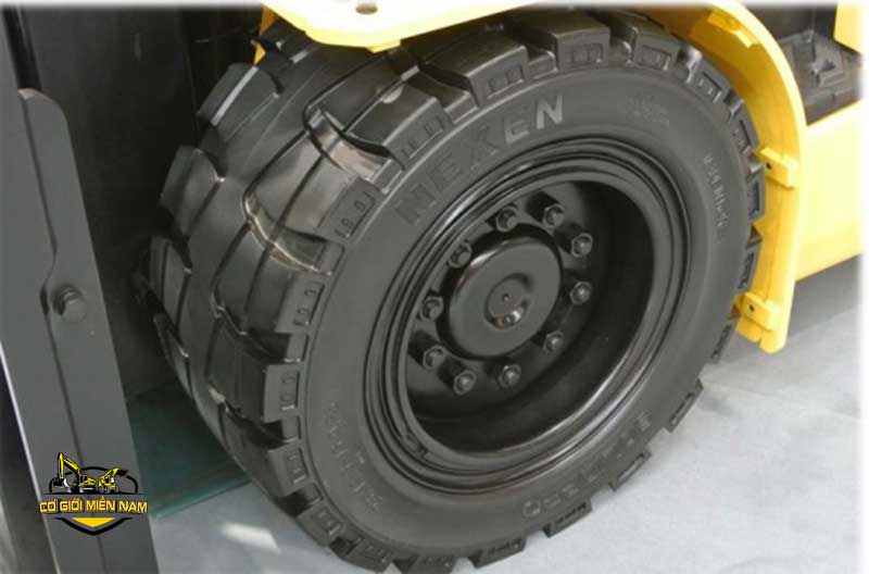 bao-duong-xe-nang-dien-lop-xe-nang