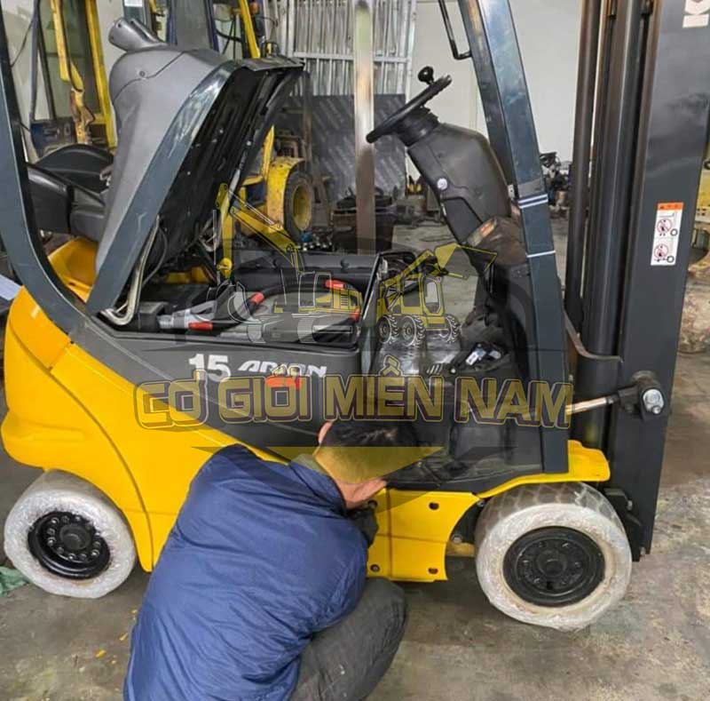 sua-xe-nang-tai-quan-12