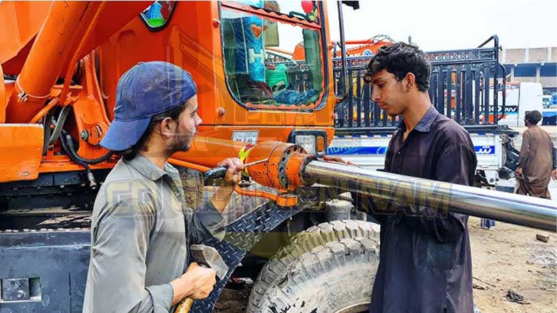 sua-chua-xe-cau-doosan-3