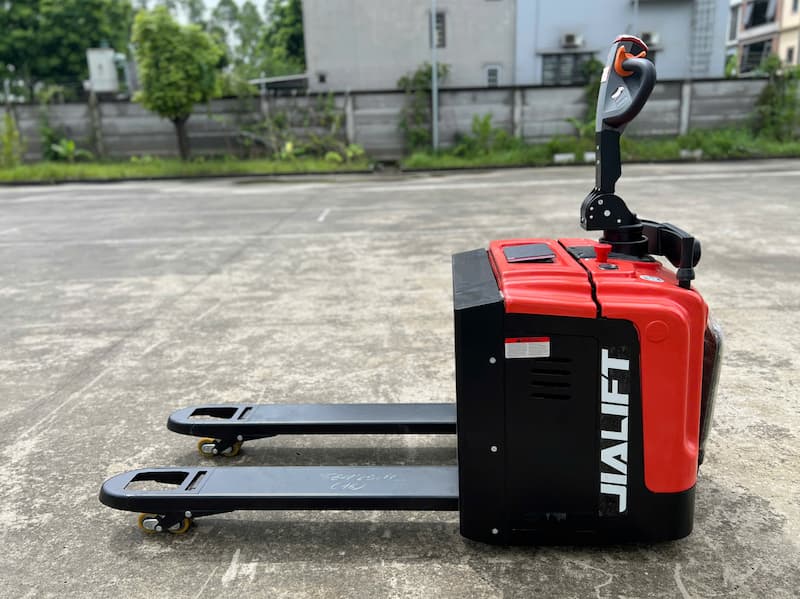 sua-xe-nang-pallet-mover-dien-1